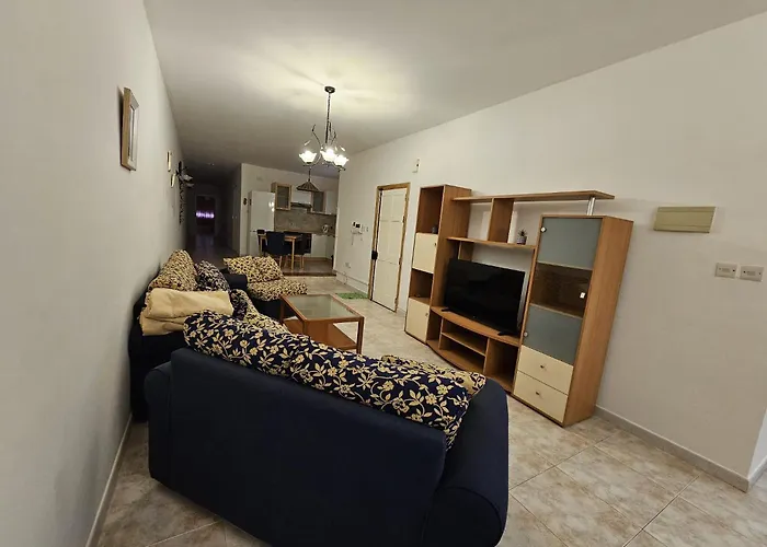 Three Bedroom In Qawra Apartment